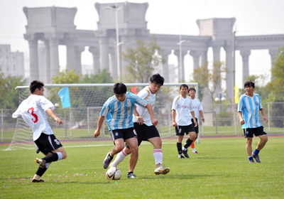 2021年河北省张家口市涿鹿县小学体育教师招聘／编制考试历年真题及参考答案